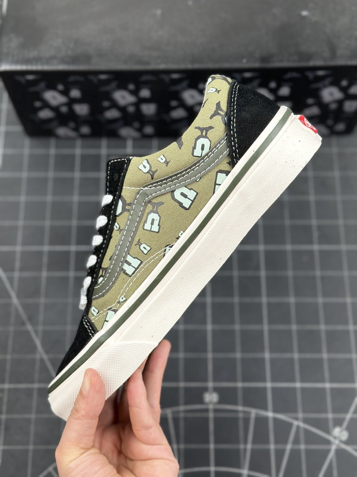 OldSkool x Undefeated vance