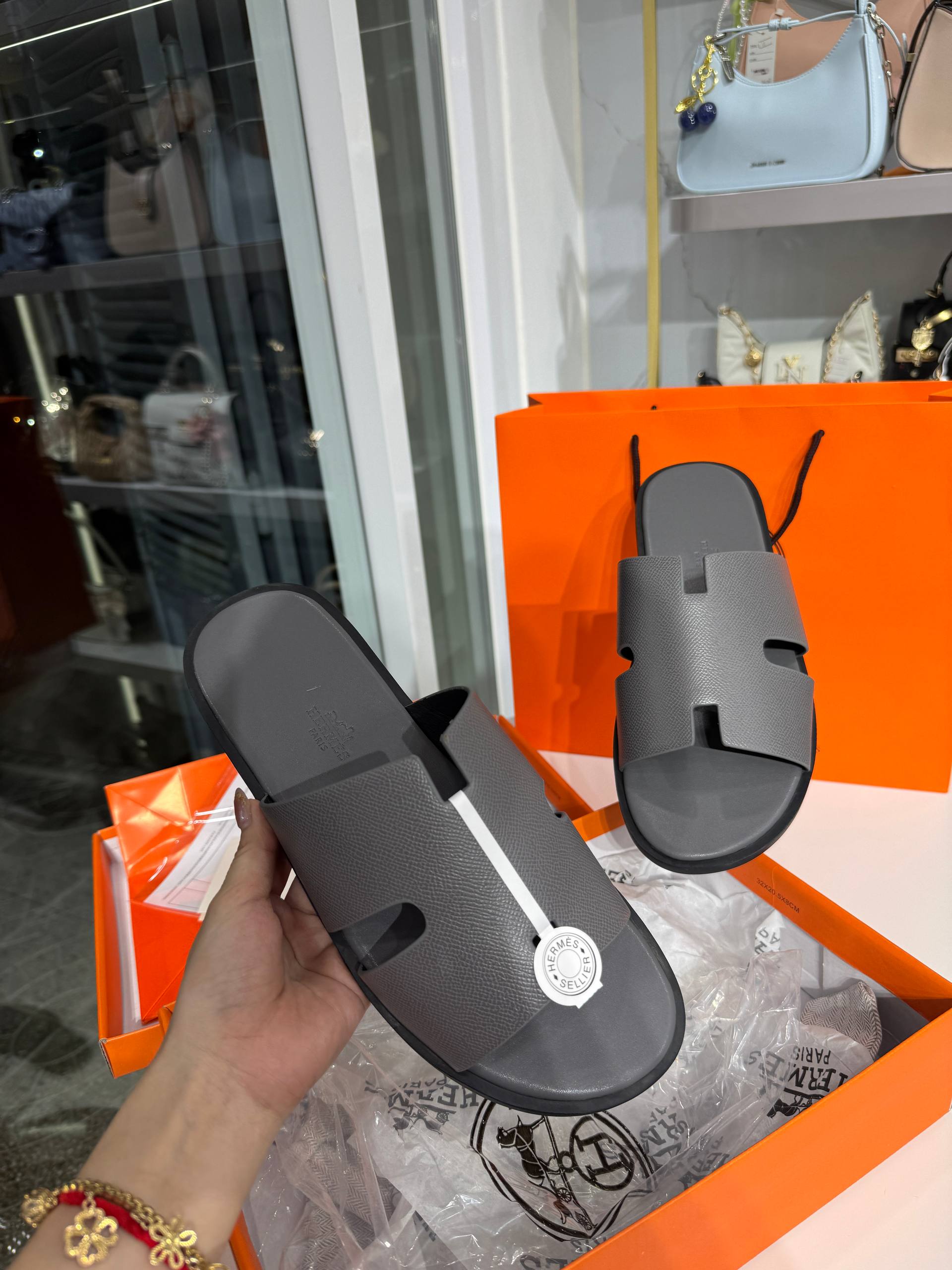 H Family Men's Slippers