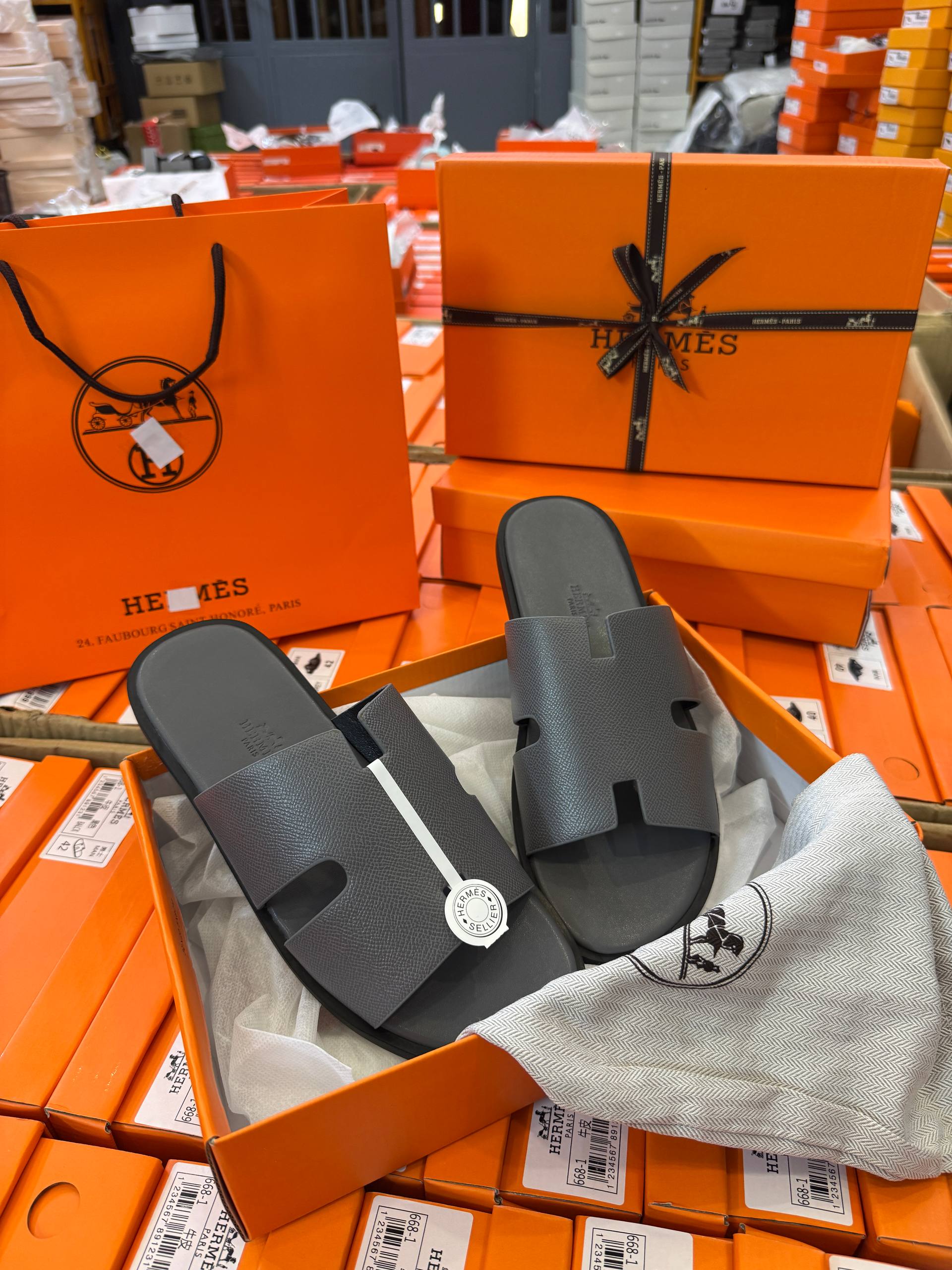 H Family Men's Slippers