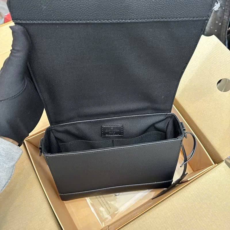 Men’s Fashion Shoulder Bag – LV Style